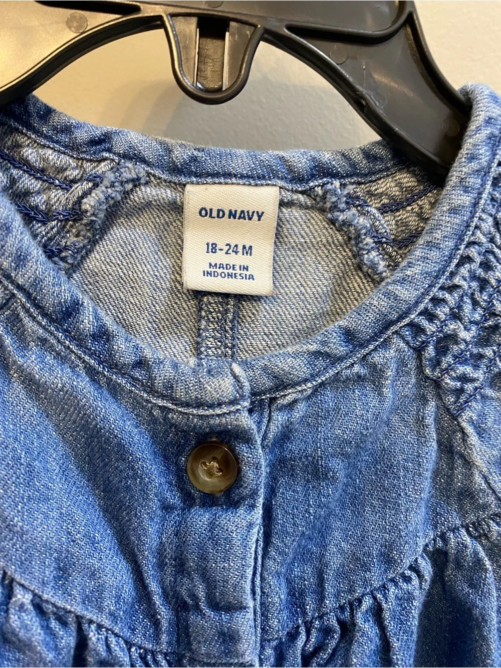 Old Navy Denim Romper / Size 18-24m / EUC